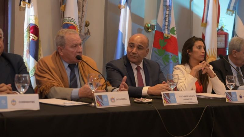 El ministro Manzur: "Es central hablar de los corredores bioceánicos"