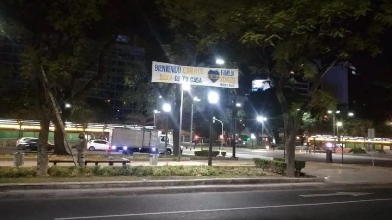 Pintadas para recibir a Tevez como DT de Central