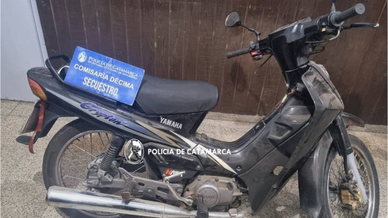 Policías recuperan una motocicleta requerida por la Justicia