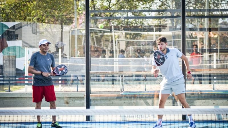 Agustín Tapia estuvo de visita en el Polideportivo 250