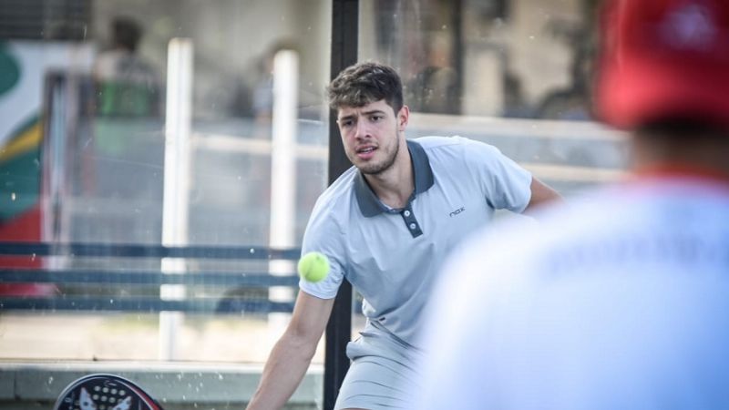 Agustín Tapia estuvo de visita en el Polideportivo 250