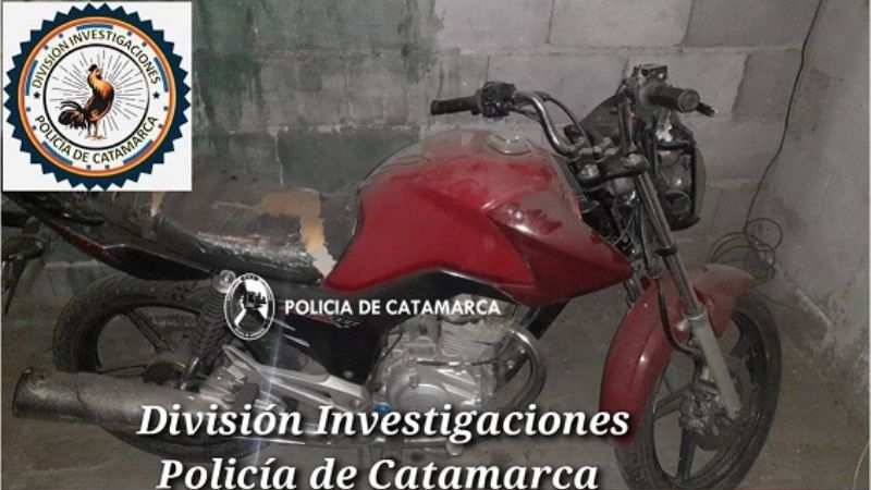 Policías secuestran una motocicleta en el sur de la Capital