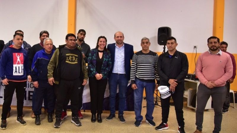 Aporte a los gimnasios de boxeo de Valle Viejo