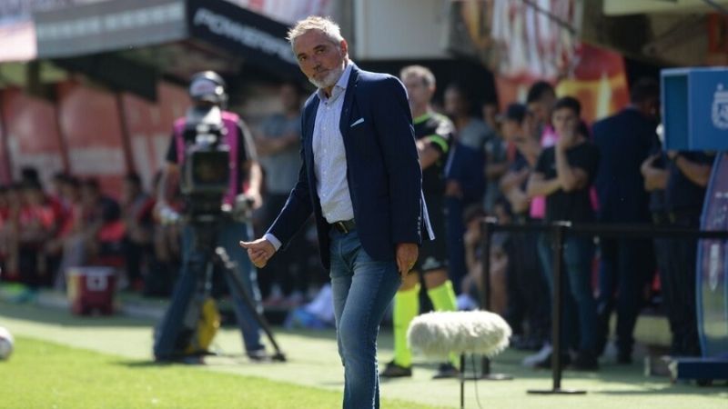 Colón despidió a Rondina y se ilusiona con Domínguez