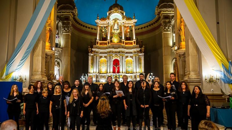 Emotiva presentación coral en la Catedral por los 50 años de la UNCA