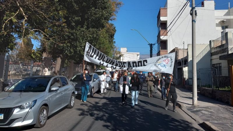 Abrazo simbólico de los autoconvocados de la salud