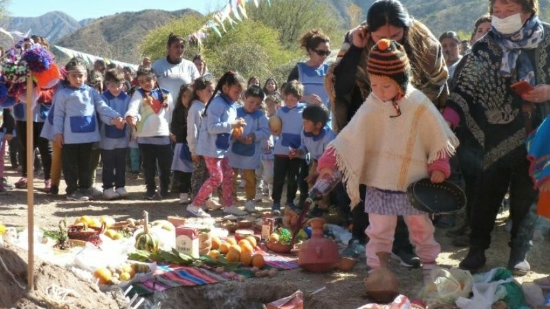 El ancestral rito de La Pachamama se celebró en El Shincal