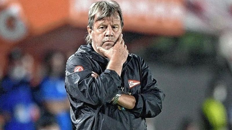 Zielinski presentó la renuncia; pero Estudiantes no la aceptó