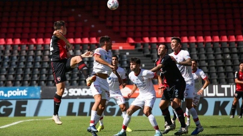 Colón-Tigre y Huracán-Newell’s abren la fecha 15