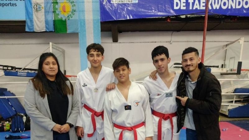 Juveniles "catas" del Taekwondo WT en el Cenard