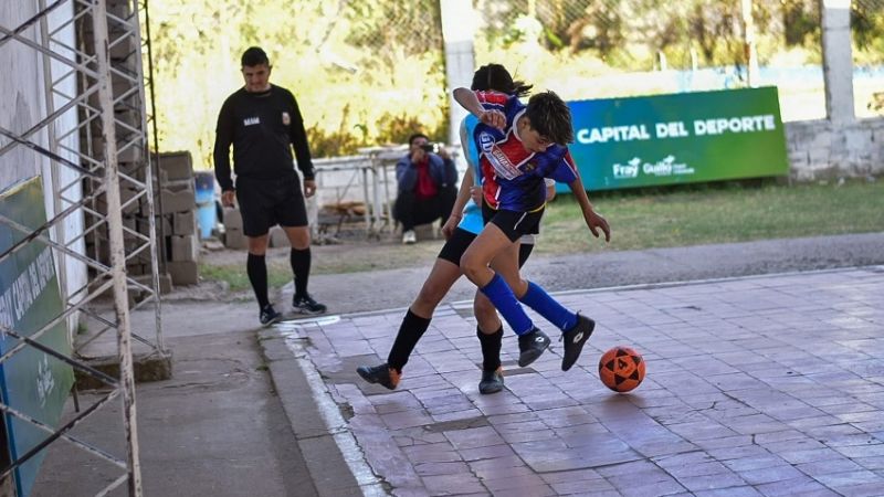 Evita: Se definió el Futsal Femenino; hoy el Ajedrez