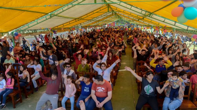 Multitudinaria fiesta de la niñez del Centro de Empleados de Comercio