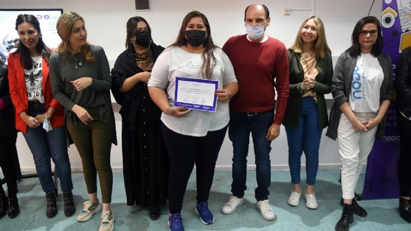 Primera entrega de certificados del programa “Mujeres en Tecnología”