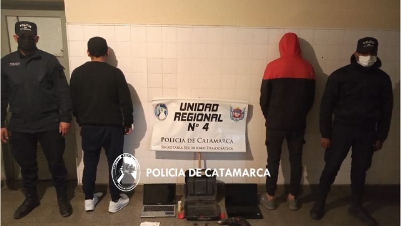 Por un robo detienen a dos sujetos