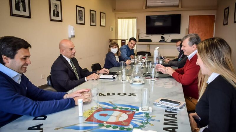 Avanza la creación de un programa de prevención de consumo de alcohol a jóvenes