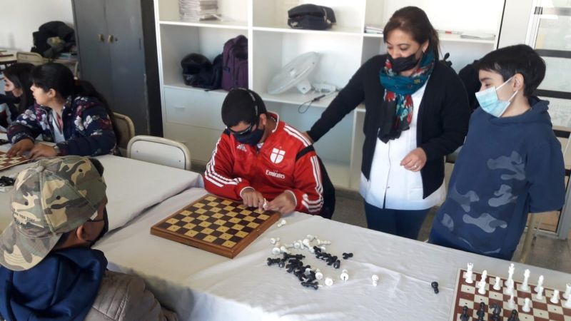 Primer taller “Sin Barreras” en la Escuela N°998