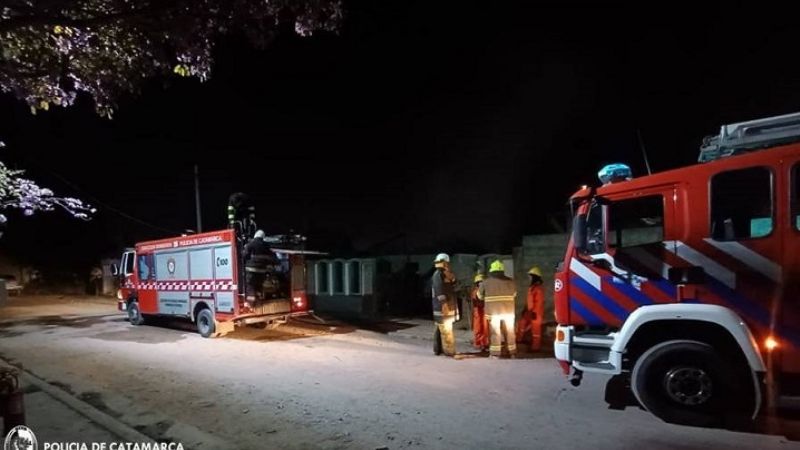 Voraz incendio causó daños totales en una vivienda