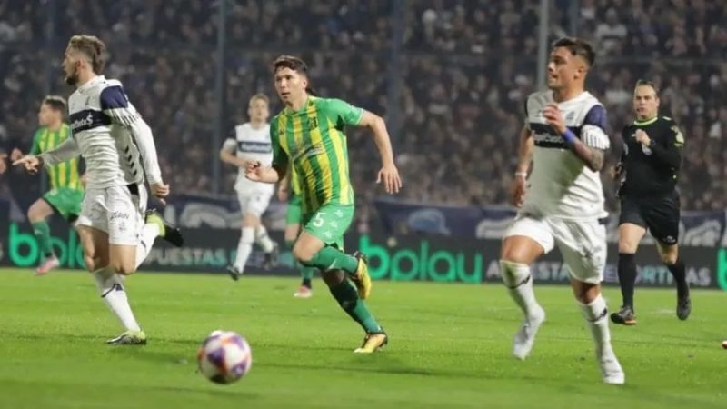 Atlético Tucumán goleó a Barracas y es más líder que antes