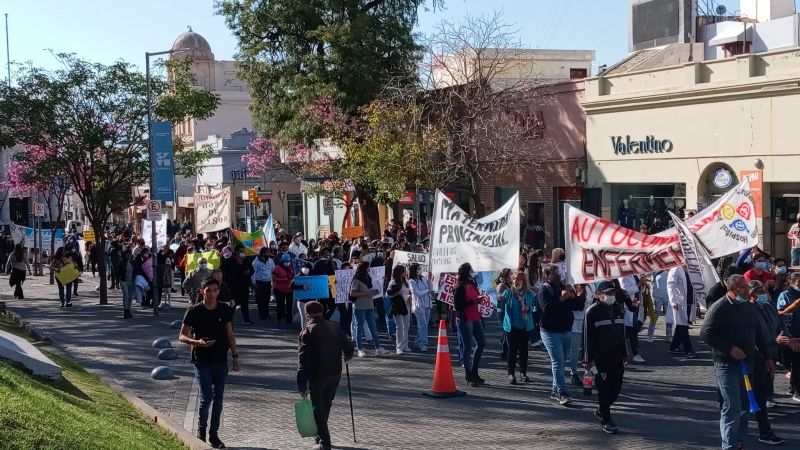 Masivo reclamo de Salud