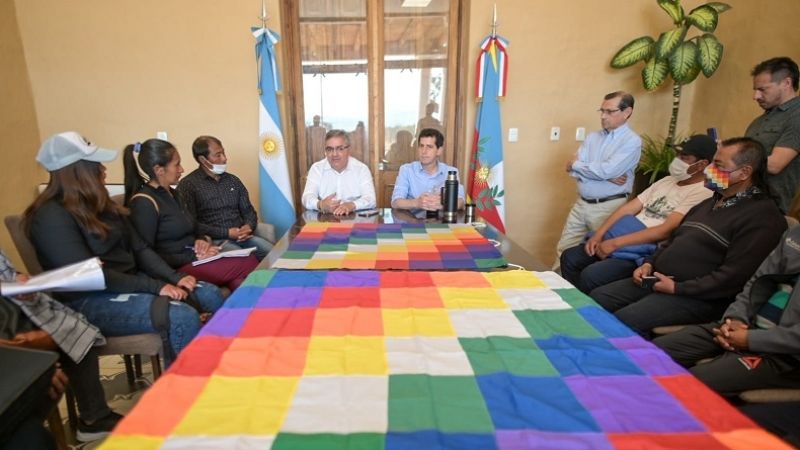 Reunión con caciques de comunidades originarias