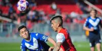 VÉLEZ presentó un equipo alternativo, pero Independiente no le supo ganar.