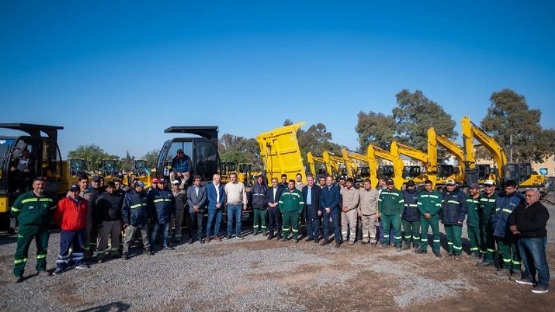Jalil entregó maquinaria