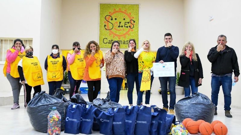 Educación recibió un diploma de reconocimiento de la Fundación Garrahan