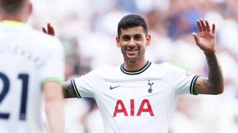 Tottenham ejecutó la opción de compra del Cuti Romero