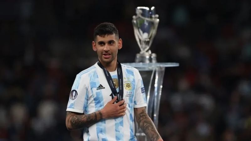 Tottenham ejecutó la opción de compra del Cuti Romero