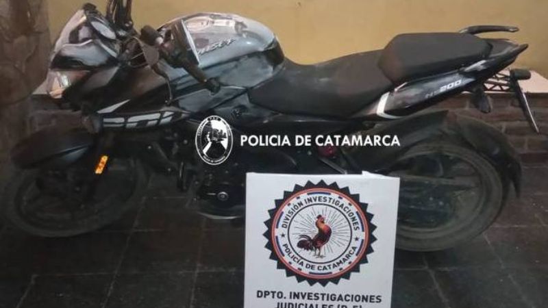 Tras una persecución recuperan una moto