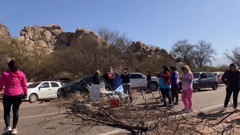En asamblea se determinó continuar con el corte de ruta