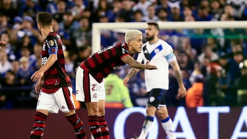 Flamengo apabulló a Vélez: 4-0, en Liniers