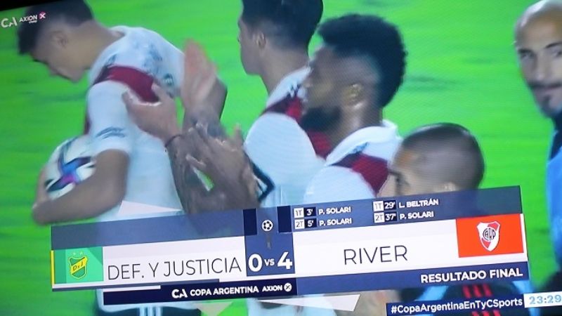 River se metió en 4tos., goleando 4-0 a Defensa