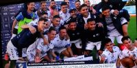 LOS JUGADORES de Quilmes con el pase a 8vos., donde enfrentarán al Deportivo Madryn.