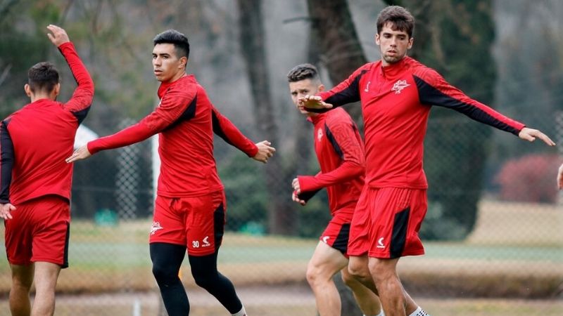 Estudiantes visita a Paranaense, por Libertadores