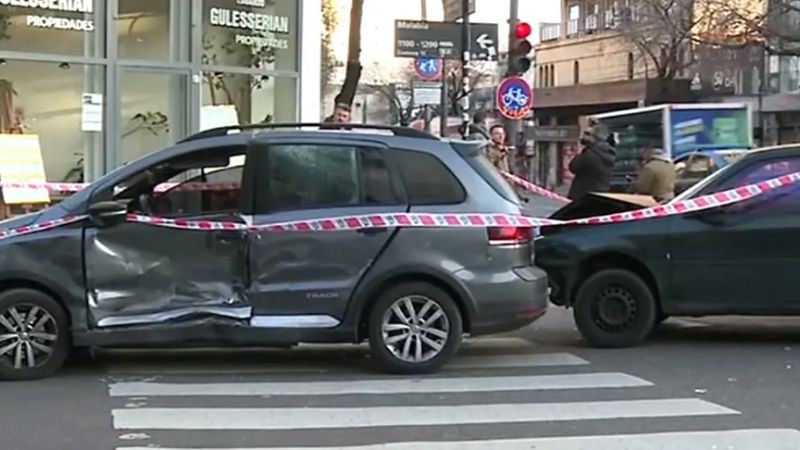 Ambulancia que iba a atender a heridos de un choque mató a un motociclista