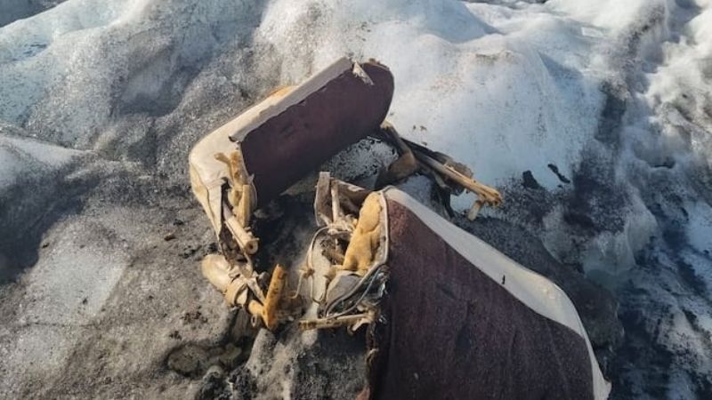 Por el deshielo de un glaciar encontraron  restos de un avión siniestrado hace 54 años