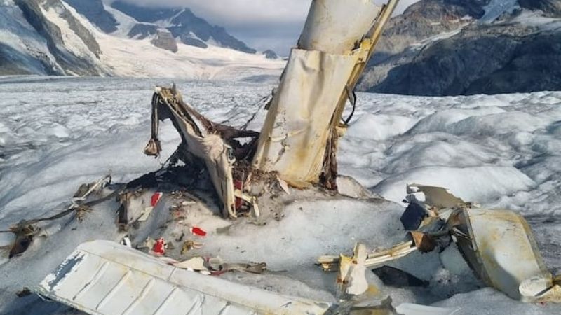 Por el deshielo de un glaciar encontraron  restos de un avión siniestrado hace 54 años
