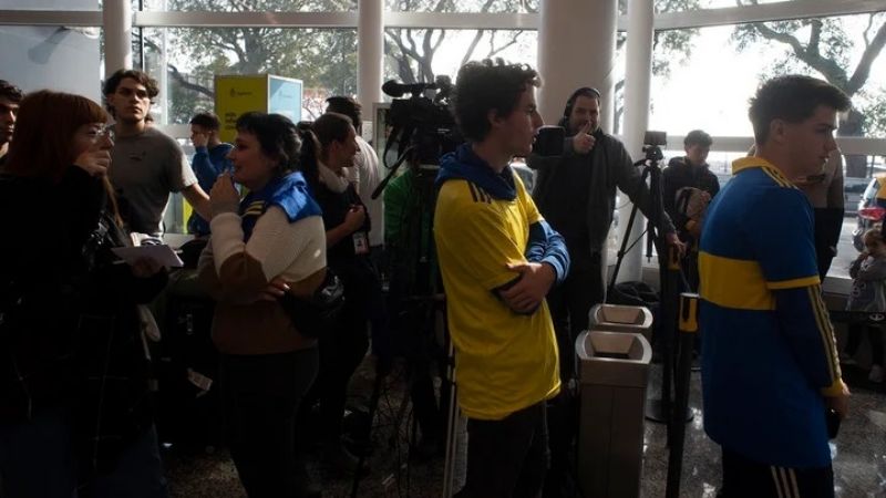 Cavani rechazó oferta y “dejó de garpe” a los “xeneizes”