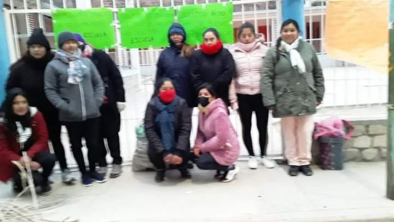 Padres de alumnos reclaman clases