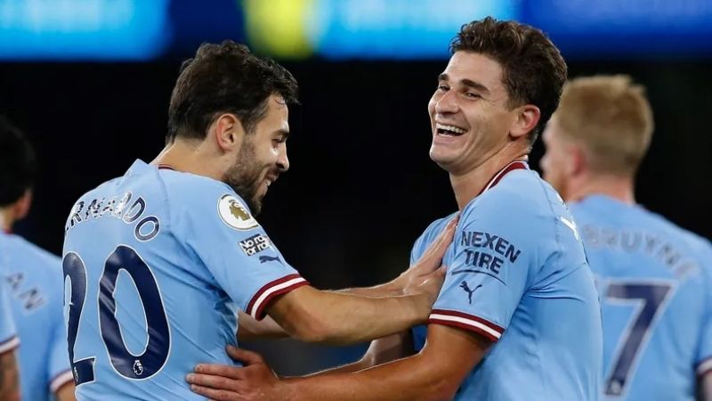 Julián feliz por su “doblete” en la Premier League