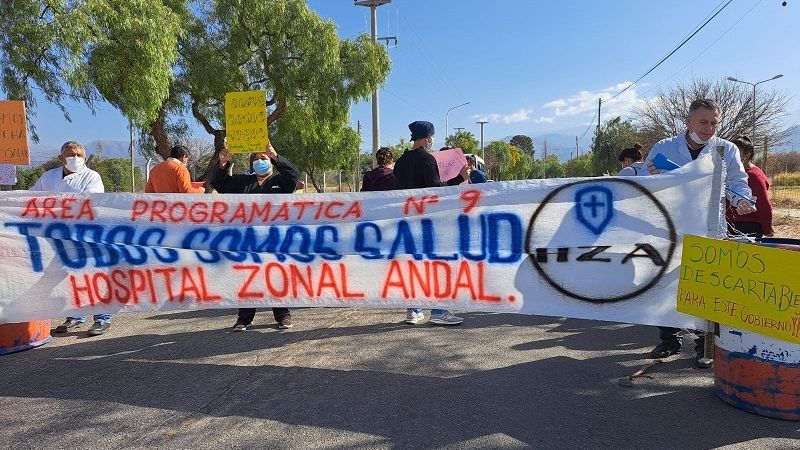 En Belén y Andalgalá, cortan ruta por despidos en salud