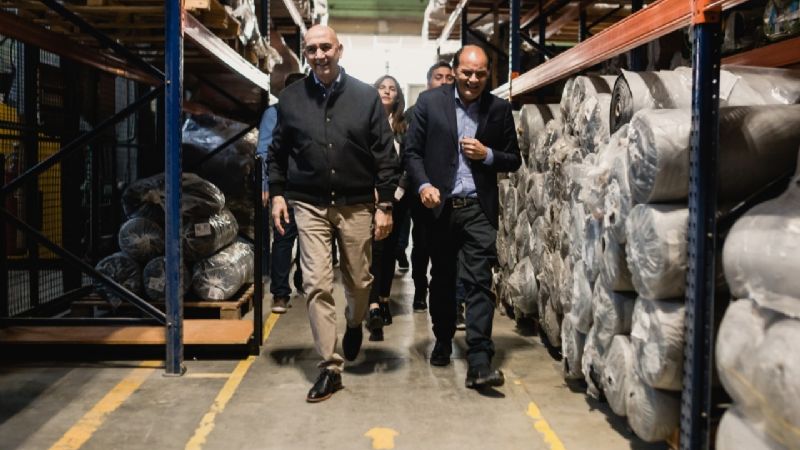 Gustavo habilitó un nuevo semáforo en la Av. Presidente Castillo