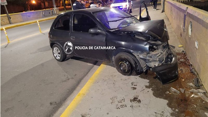 Chocó contra un puente y resultó lesionado