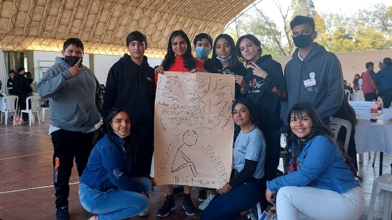 “Escuchándonos” se presentó en Capital