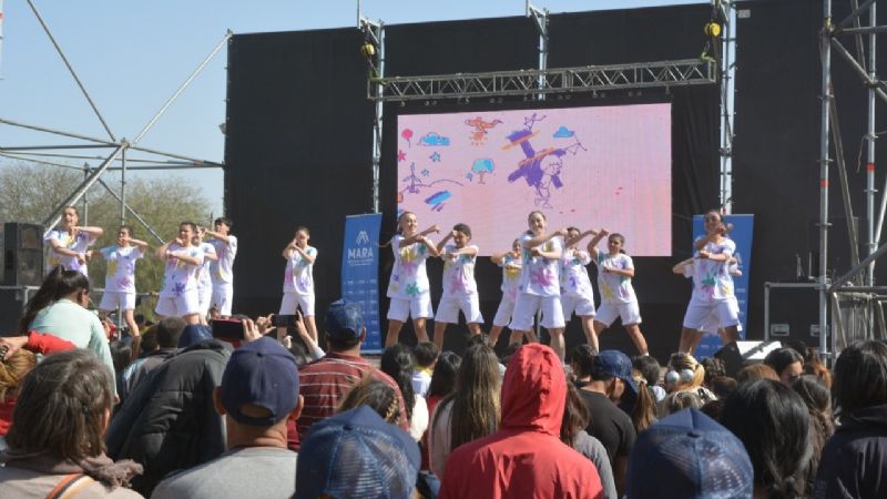 Multitudinaria fiesta por la inclusión y contra el bullying