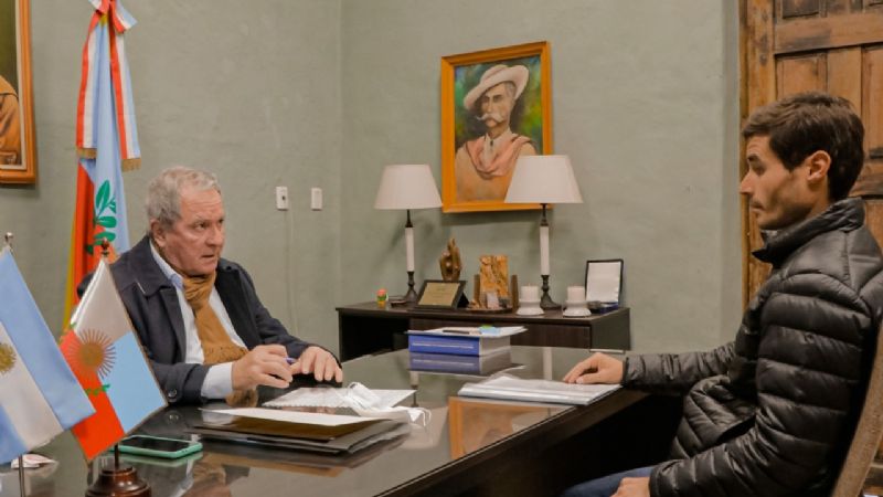 El atleta local Joaquín Narváez visitó Casa de Gobierno