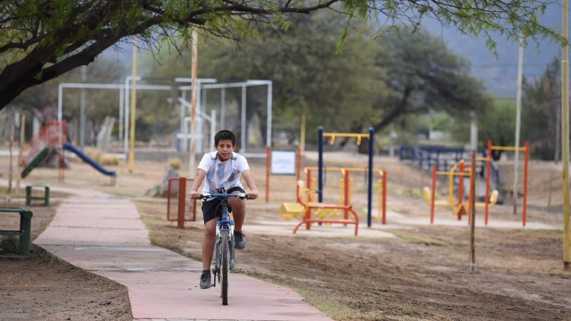 Gustavo inauguró la obra de forestación en el Parque “Lineal Néstor Kirchner”