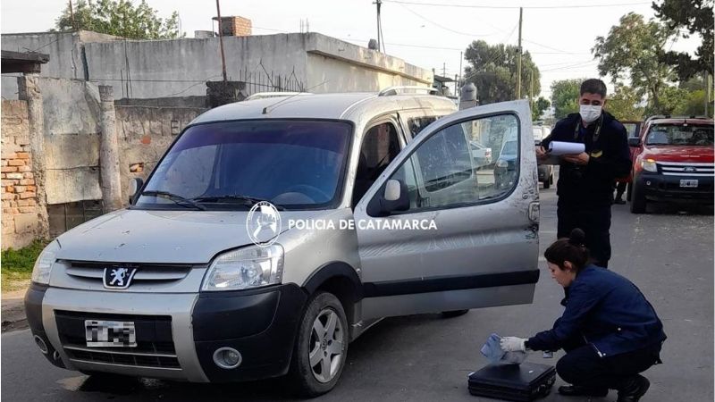 Robó una camioneta y la dejó abandonada en medio de la calle