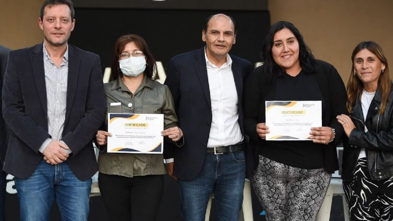 Reconocimiento a los egresados  de la Escuela de Emprendedores